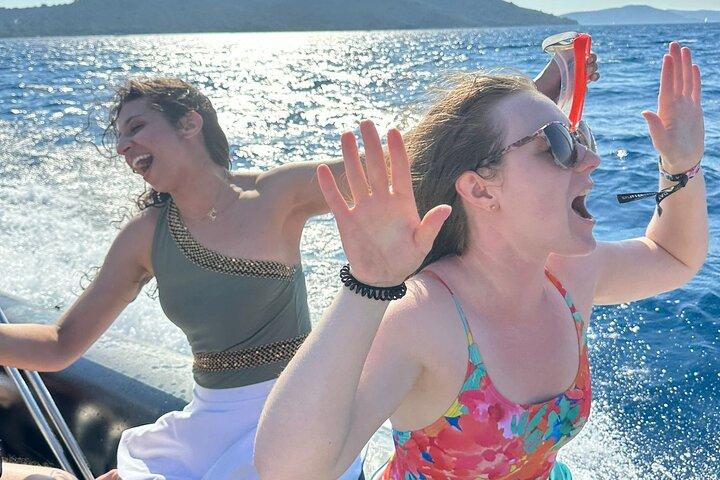 "Excursion en bateau Blue Lagoon au départ de Split, baignade, plongée et boisson gratuite"