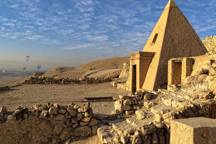 Private Tour to Madinat Habu, Valley of Nobles and Deir El Madina