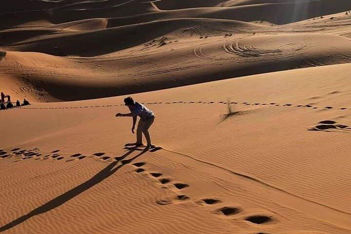 Nacht in Erg Chebbi-woestijn, kameelrit, vertrek vanuit Errachidia