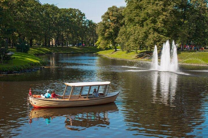Riga Sightseeing Tour em barco do Canal com audioguia