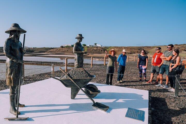 Visita Privada e Guiada às Salinas de Janubio com Degustação