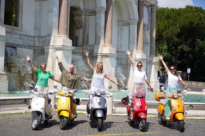 Rome Vespa Scooter Tour with Professional Photographer
