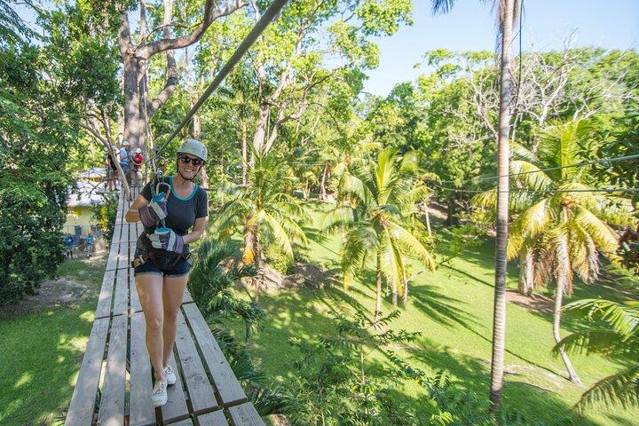 モンテゴベイ発、ダンズ川登山付きパーティーカタマラン