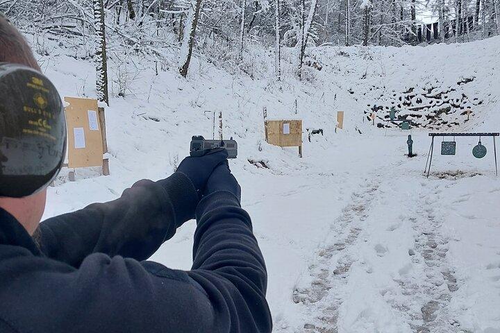 クラクフからのプライベート射撃場の戦闘訓練