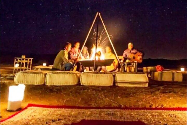 Spettacolo con cena nel deserto di Marrakech e giro in cammello al tramonto - Autentico