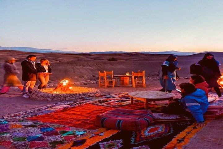 Spettacolo con cena nel deserto di Marrakech e giro in cammello al tramonto - Autentico
