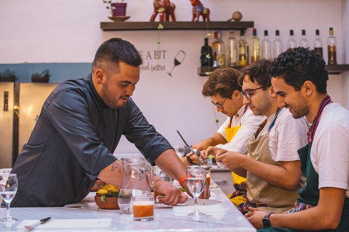 Mercato locale e lezione di cucina peruviana con Pisco Sour a Cusco