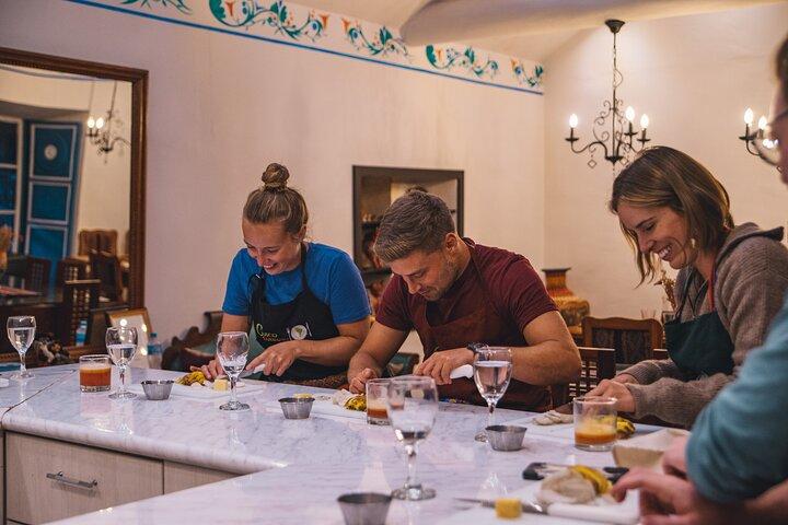 Mercado local y clase de cocina peruana con Pisco Sour en Cusco