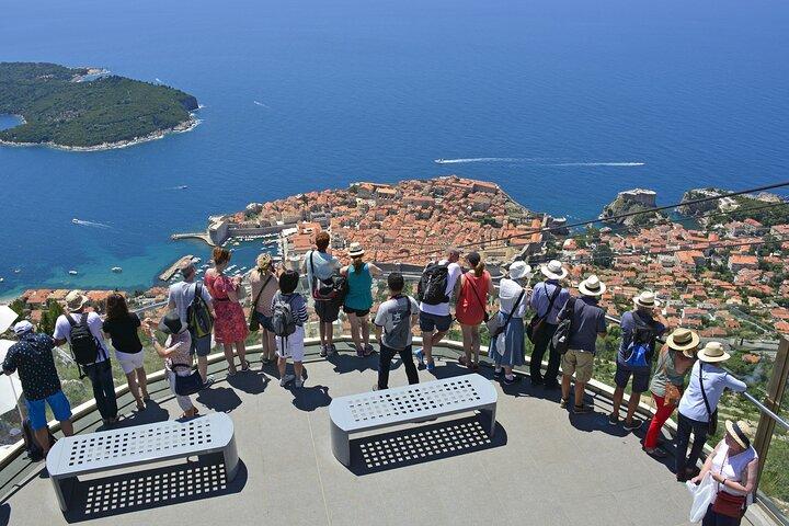 Privat linbana - Stadsvandring och murar i Dubrovnik