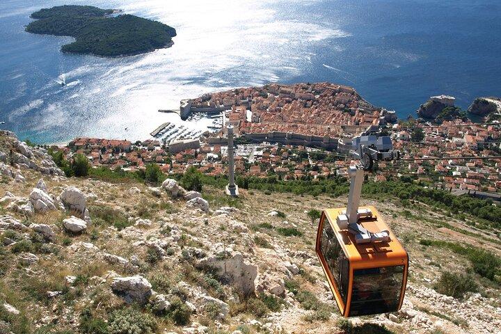 Privat linbana - Stadsvandring och murar i Dubrovnik
