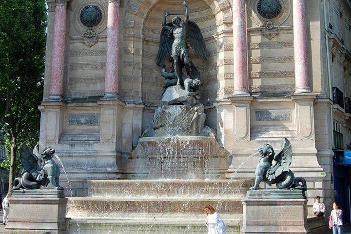 Privétour door het historische Parijs : Crêpes & Louvre Tickets