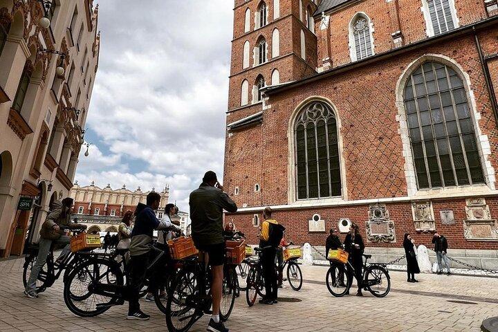 フル自転車ツアー - 旧市街、ユダヤ人街、ゲットー NEW BIKES