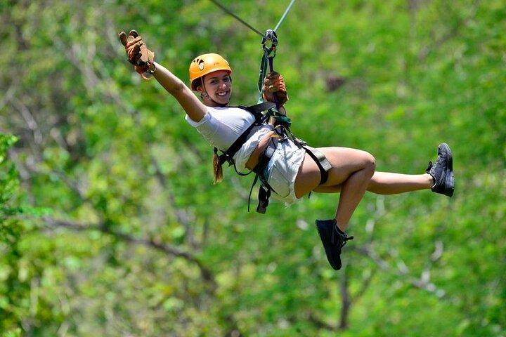 Veragua Zipline & Tortuguero Canal Boat Tour. Puerto Limon kystudflugt