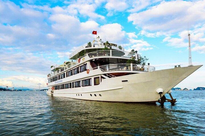 Impresionante Halong y Bai Tu Long Bay con Swan Cruise 2 días 1 noche