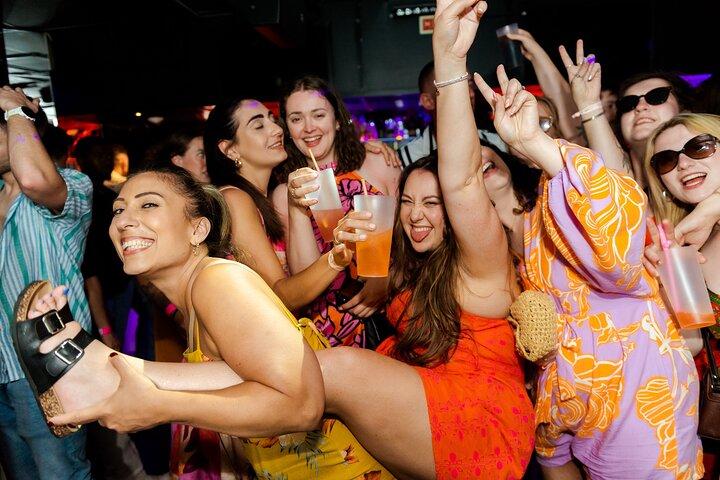 Lisbon : オープンバー、ショット＆VIPクラブ入場付きパブ巡り