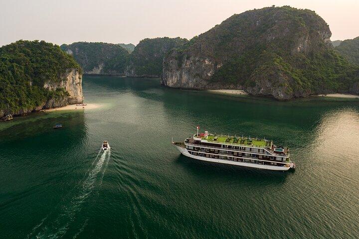 Vanuit Hanoi: luxe driedaagse cruise naar Ninh Binh en Ha Long Bay