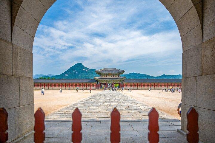 Tour privato della città di un'intera giornata con auto
