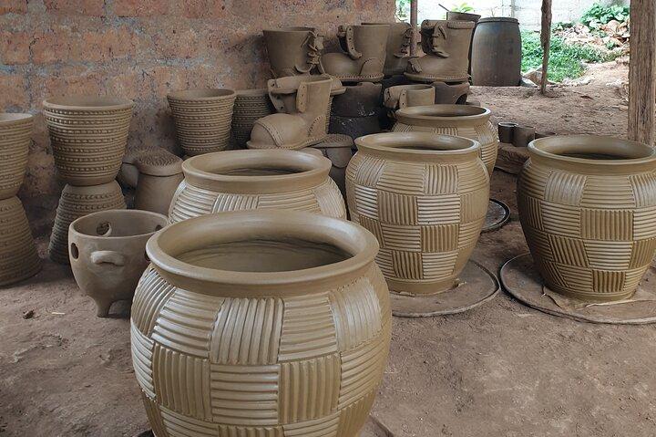 Clase de alfarería tradicional en Arusha