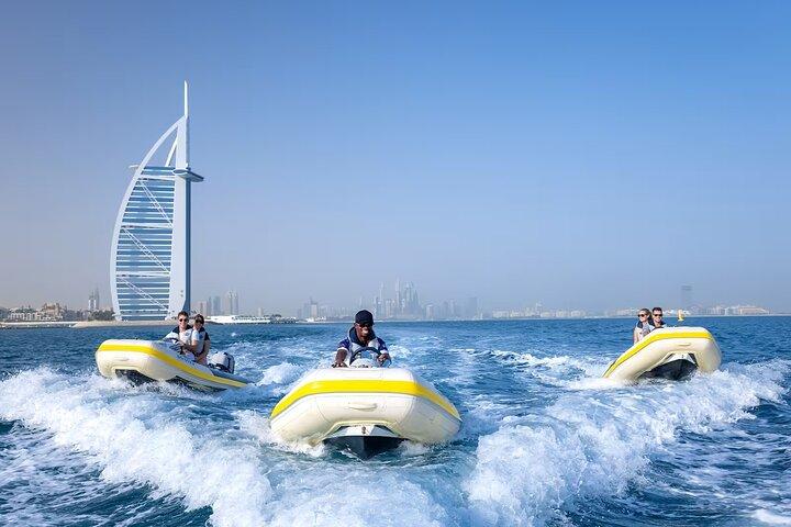 Dubai Boat Tour erleben - Kapitän Ihres eigenen Bootes