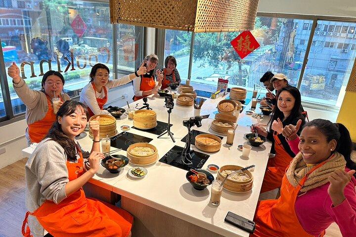 Xiao Long Bao, Beef Nudles & Boba Tea Matlagningskurs i Taipei
