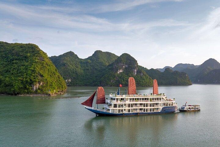 Hanoi a Lan Ha Bay 3 - Giornata in crociera Aurora