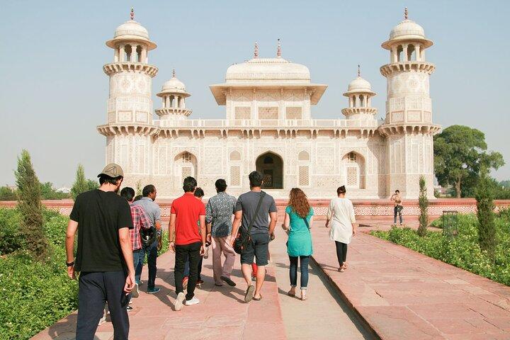 Ein Spaziergang über Mogulfrauen – Private Führung durch Etmad Ud Daula
