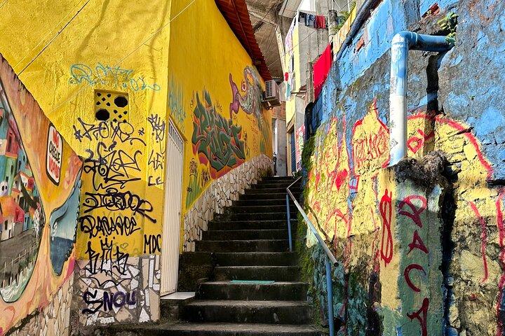 サルバドールのアフリカ系ブラジル人のルーツ都市ツアー、ファベーラでのランチ付き