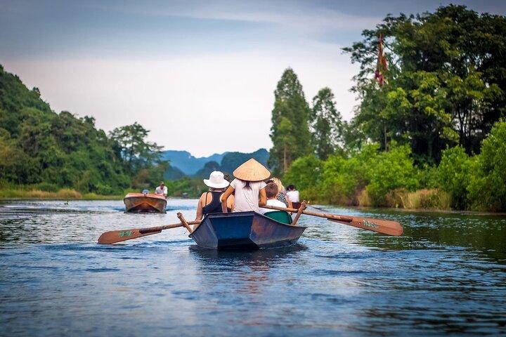 Visita guiada de día completo a la Pagoda del Perfume desde Hanoi: cueva y paseo en barco