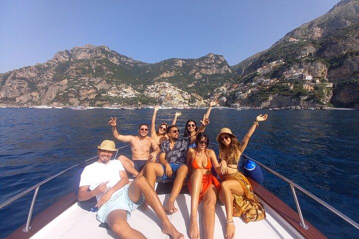 Tour de barco privado de um dia inteiro pela costa de Amalfi a partir de Positano