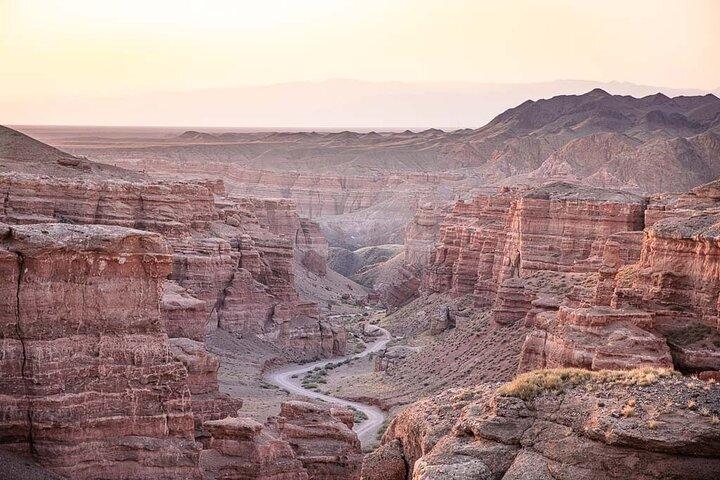 Tour di 2 giorni ad Almaty Kolsay e Kaindy Lake e Charyn Canyon