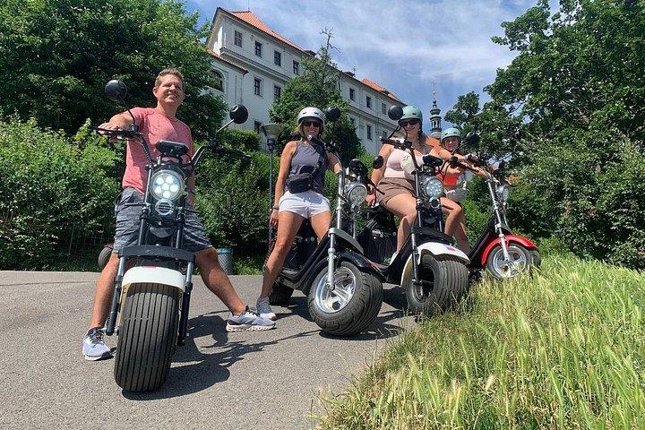 Privat live-guidet E-scooter-tur i Prag: 2 timer