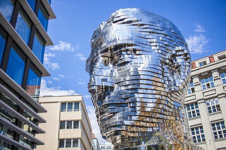 Tour incomum e histórico de Praga com guia francês