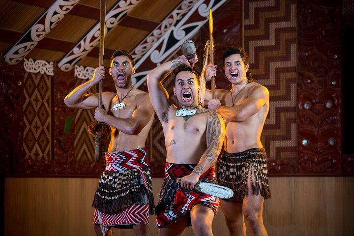 Auckland: Rotorua Tour mit Waiotapu, Te Puia und Maori Haka
