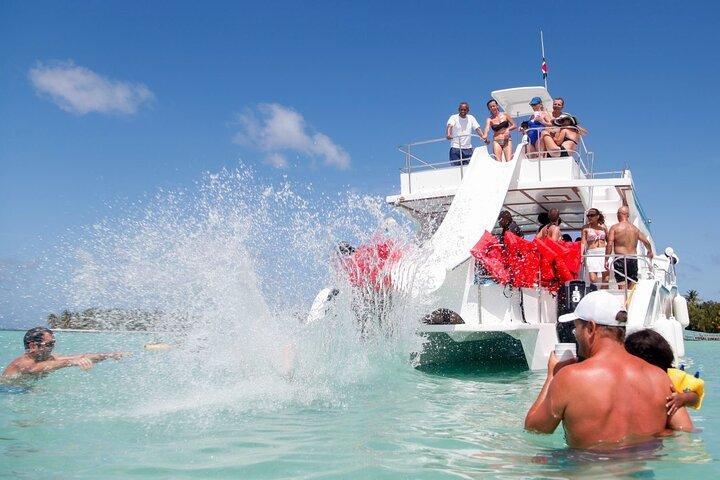 Catamarano Party Boat A Punta Cana Con Pick Up