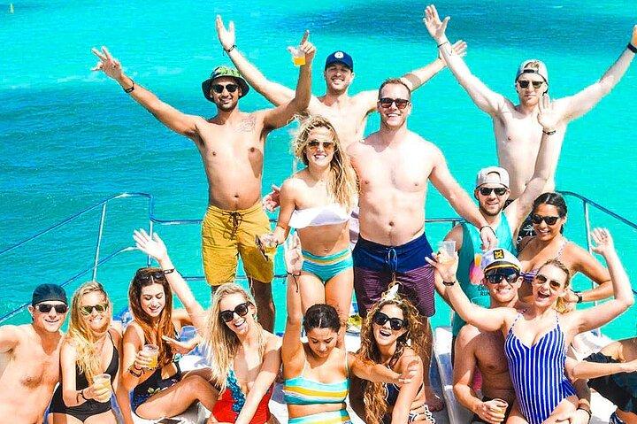 Catamarano Party Boat A Punta Cana Con Pick Up