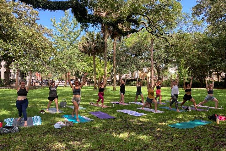 Yoga i Forsyth Park
