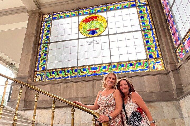 100% private tour in Chapultepec Castle & around (with transport)