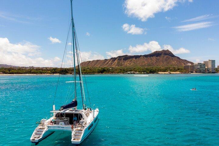 Catamarã de vela privada de luxo de 2 horas em Waikiki para 1-6 pessoas