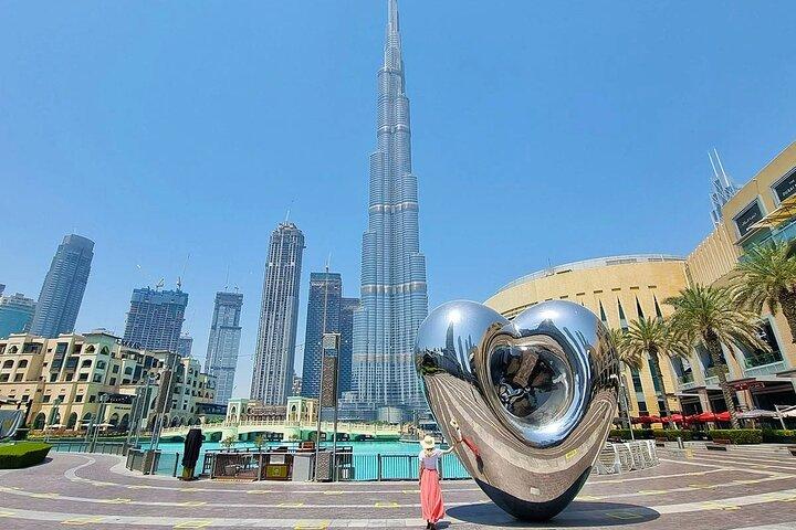 Moderne wandeltocht door Dubai, Burj Lake Ride, fonteinshow en souks