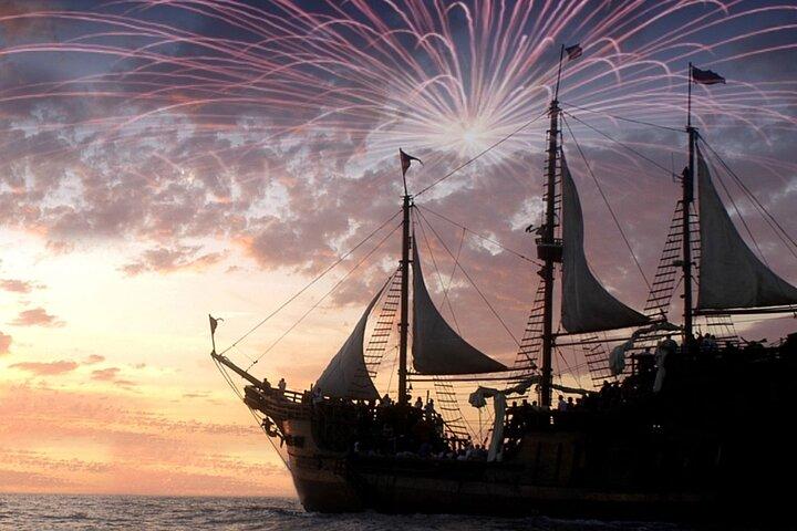 Tour en Barco Pirata de día o noche! Comida y Bebidas incluidas!