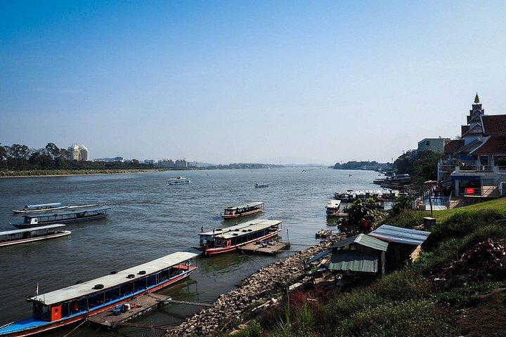 チェンマイ市内からのゴールデントライアングル付きチェンライ日帰り旅行