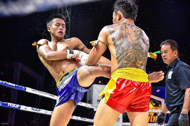Auténticas peleas de Muay Thai en el estadio de boxeo de Patong, Phuket