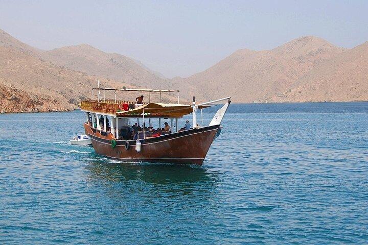 Khasab Musandam Heldags dhow krydstogt med frokost og snorkling
