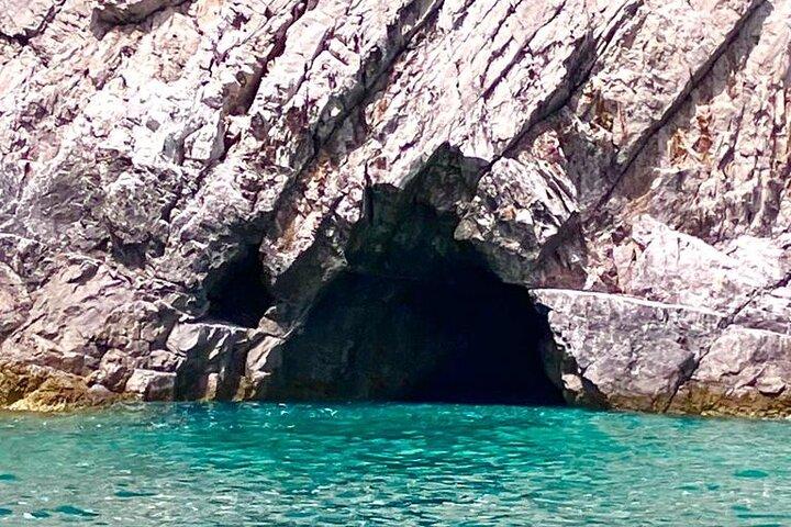 Exclusiva visita guiada en barco a la isla de Capri