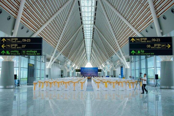シェムリアップ アンコール空港シャトルバス(ホテルから空港まで)