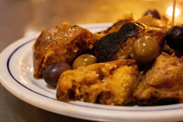 Tour dalla vecchia scuola alla nuova scuola a Porto con degustazione di cibo e vino