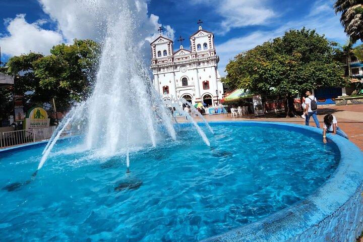 Tour to Guatapé Piedra del Peñol, with a cruise boat tour