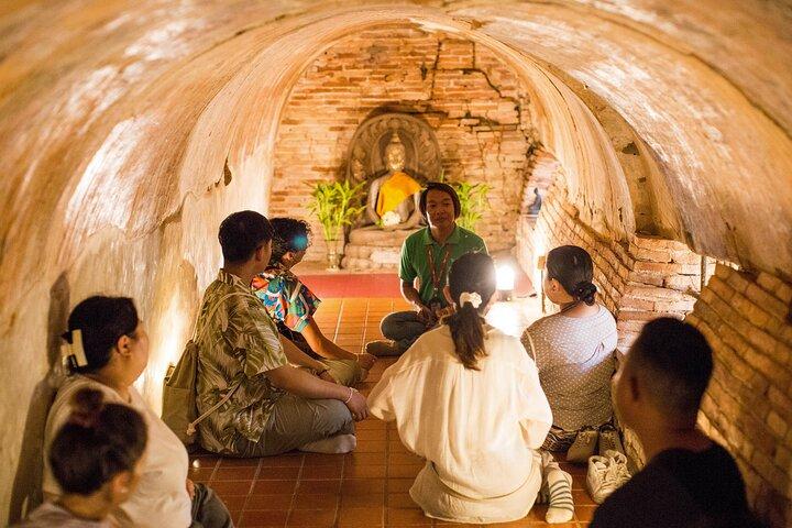 Doi Suthep et Wat Pha Lat Sunrise Tour (petit groupe uniquement)