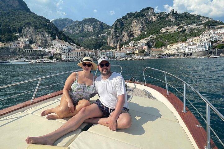 Passeio de barco em Amalfi de Positano a Praiano ou Amalfi. 7 horas