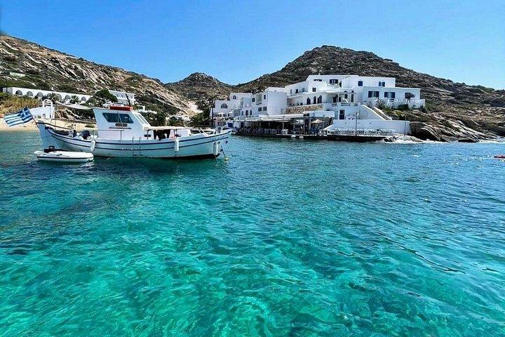 PAROSアンティパロス島&デスポティコ島プライベートプレミアムボート旅行